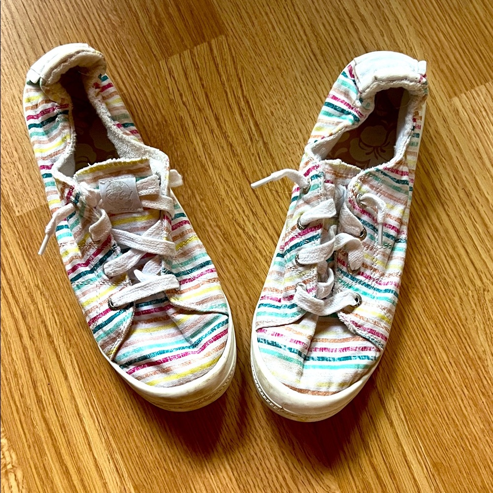 Women’s Roxy Striped shoes EUC size 10